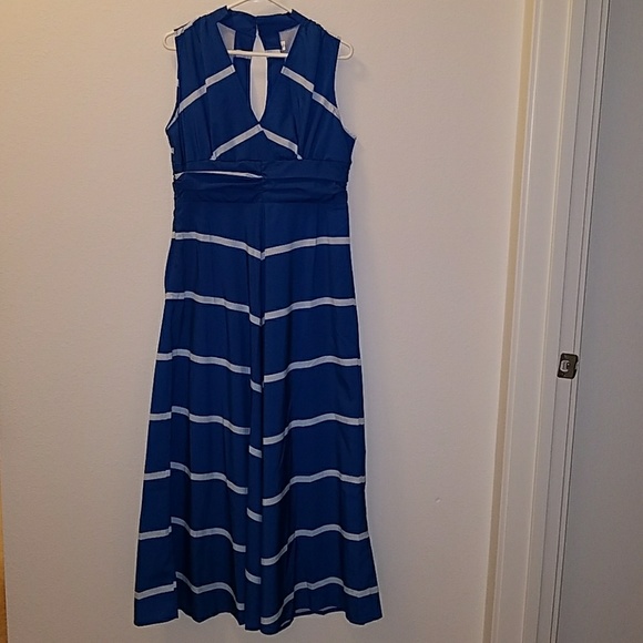 Dresses & Skirts - Dress